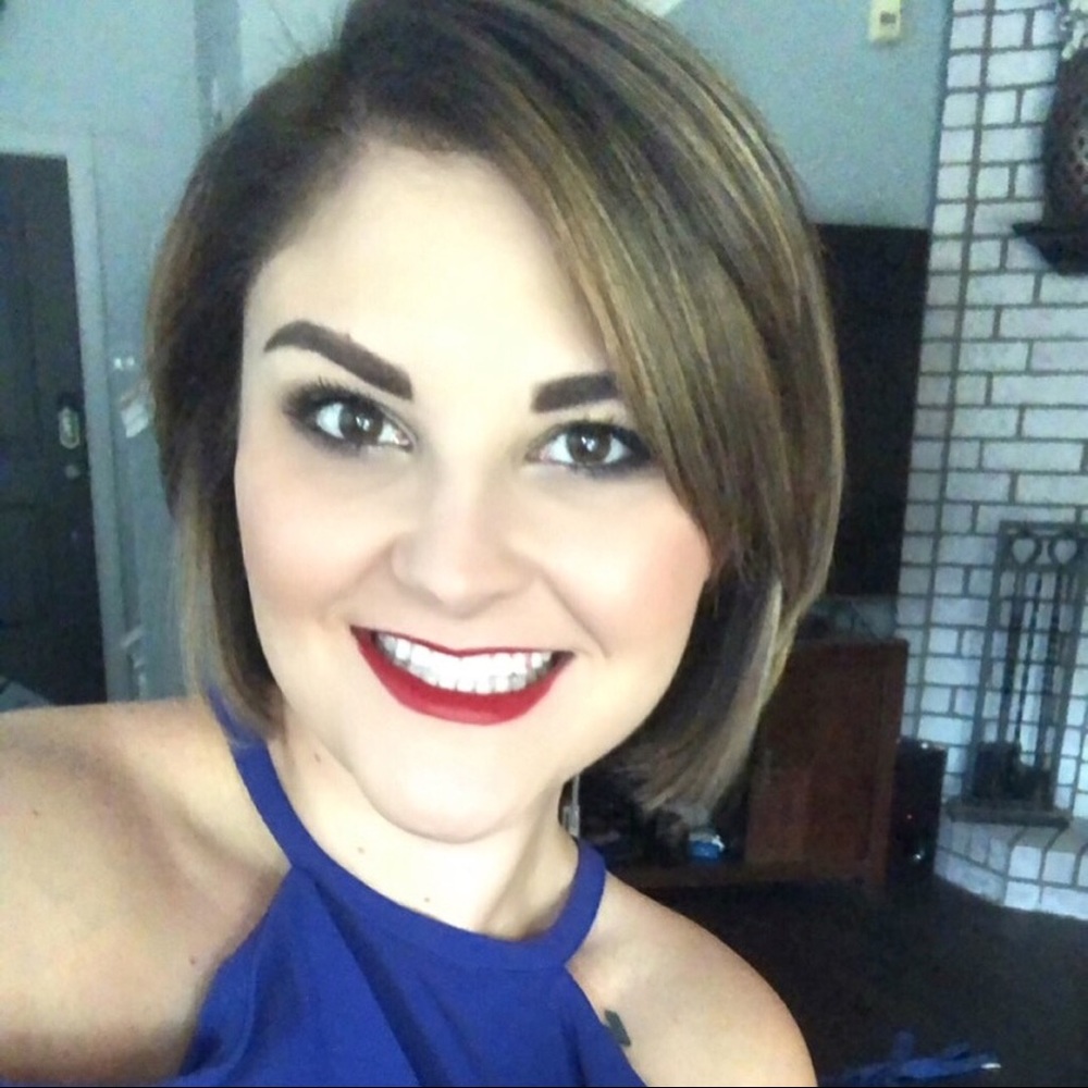 Meet your Posher, Danielle